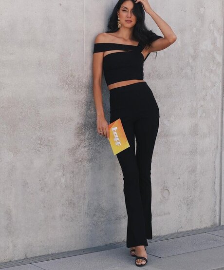 bekleidete onlyfans nackt erotische bilder