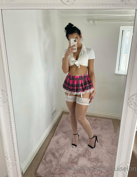 Louiseion erwachsene nackten fotos