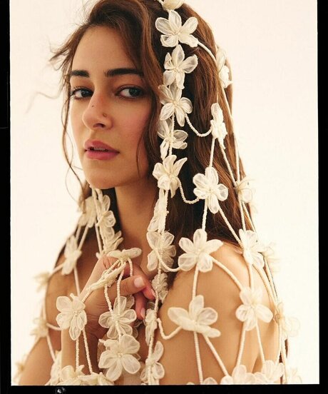 Ananya Pandey erotische akt archiv