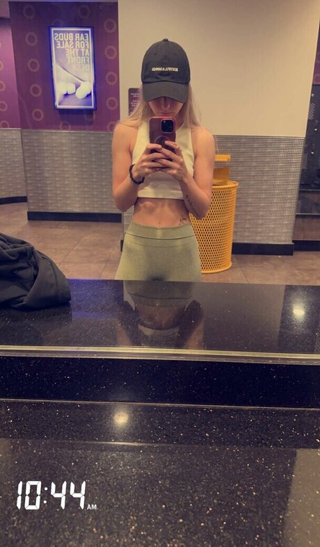 kurviges mädchen von nebenan nur fans erotische nackte bilder