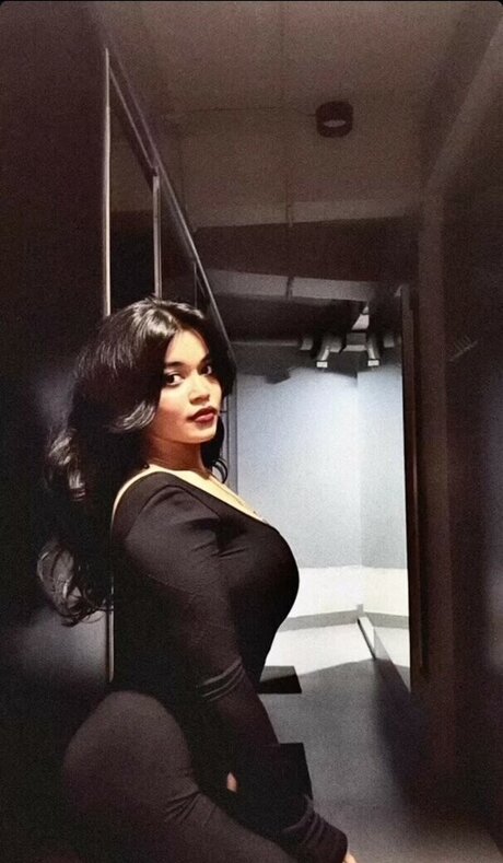 Jiyalicioux pornostar bild