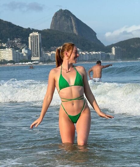 Molly Carlson freie hd foto