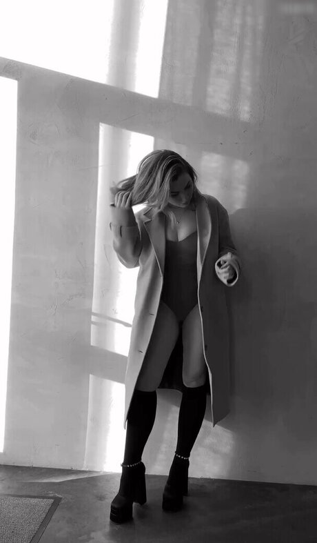 Sonny Loops exklusive porno fotos