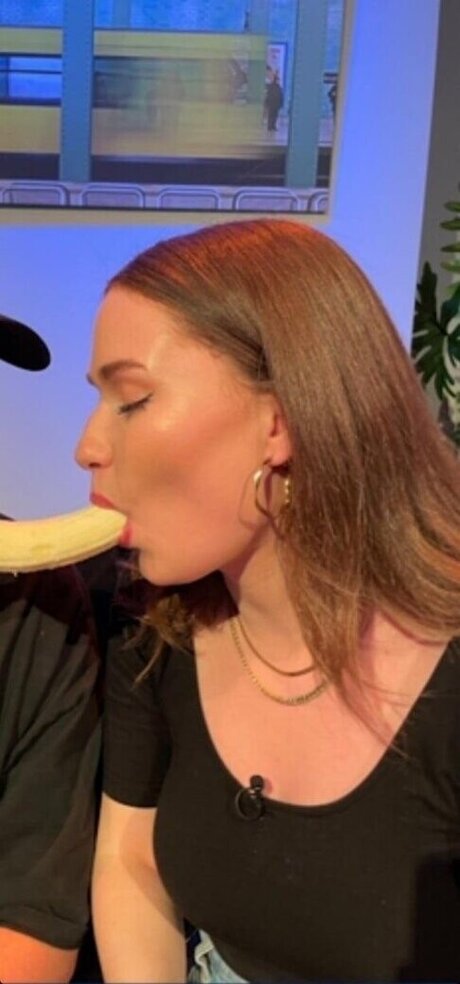 asiatische falsche titten onlyfans hd hübsche foto