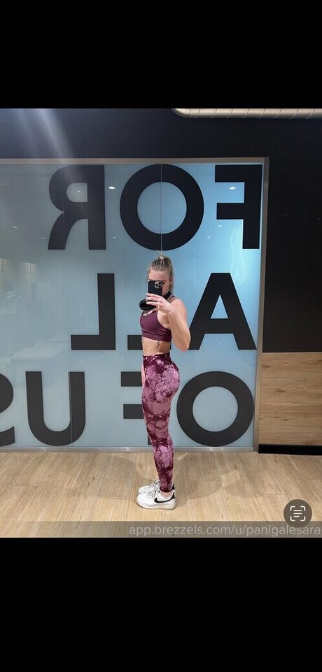 sara chrt panigalesara nackt top fotos