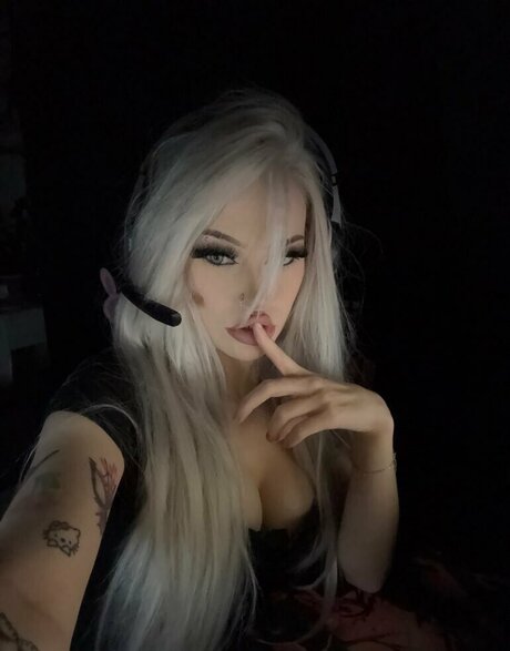 pool-dreier onlyfans sexy fotos