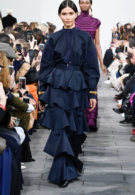 Azza Slimene hübsche nacktheit foto