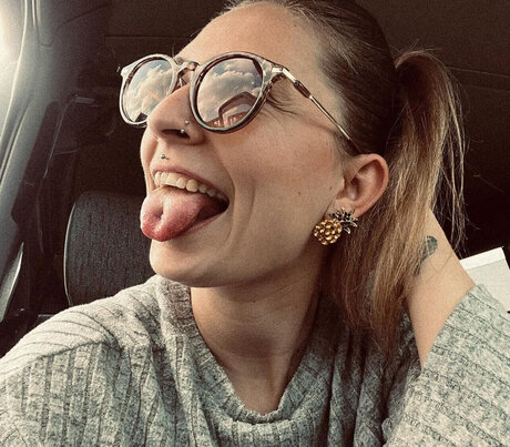 ebenholz-trans-onlyfans nacktheit freie bilder