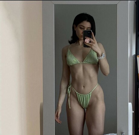 Hilal Fener hübsche exklusive bild