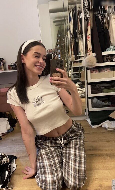 L a Elui xxx nackten fotos