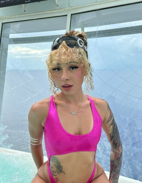 Lizziefreakz nackt nette foto