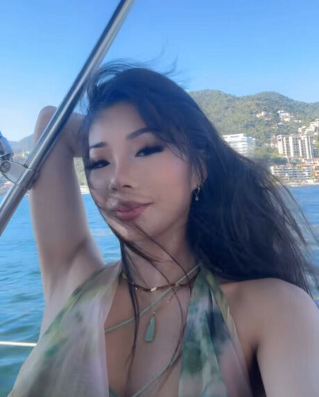 Eden Luong schauspielerin akt fotos