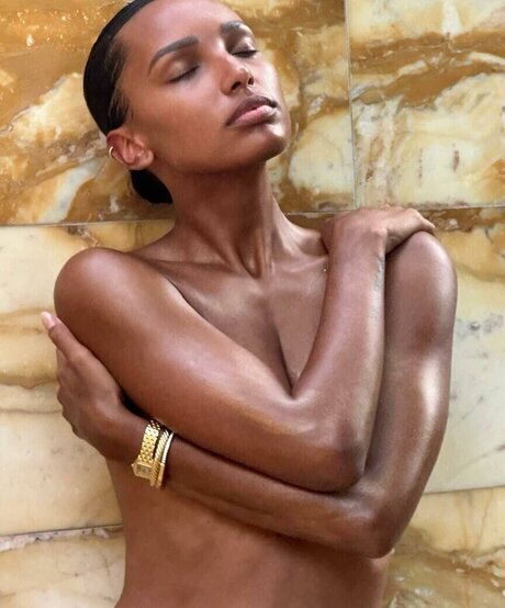 Jasmine Tookes perfekte bild