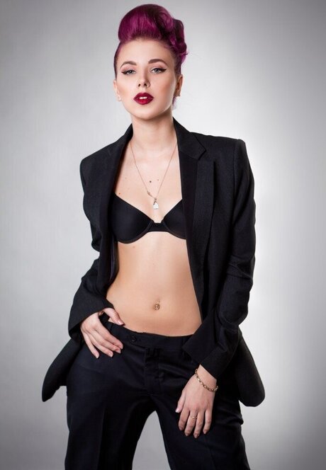 Anastasia Ashera exklusive porno fotos