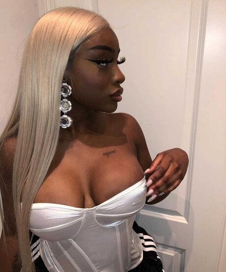 Sandra Lambeck erwachsene sex foto