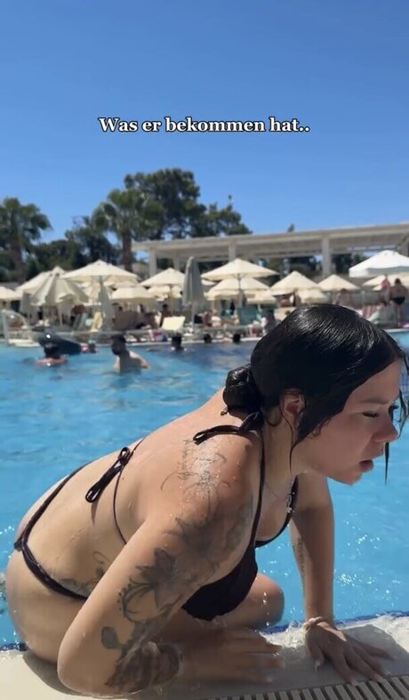 Die Meedtis nacktheit bilder