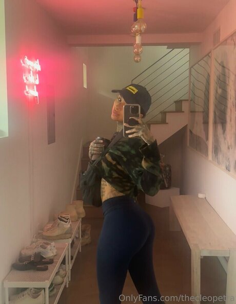 riesige shemale-onlyfans nacktheit xxx foto