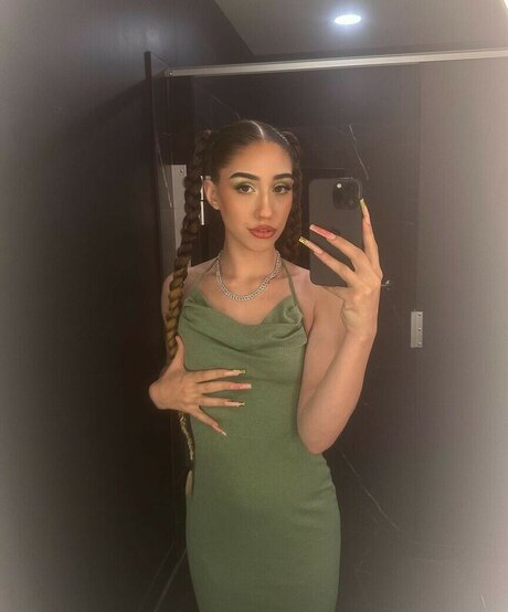 dessous milf onlyfans kunst nackte foto