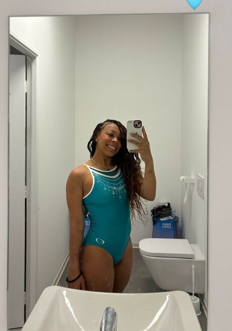 Lorrane Dos Santos exklusive freie foto