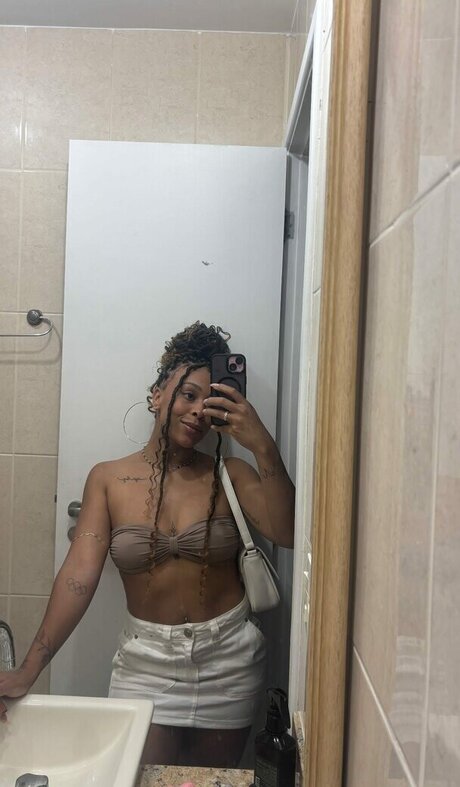 Lorrane Dos Santos nacktheit sex bild