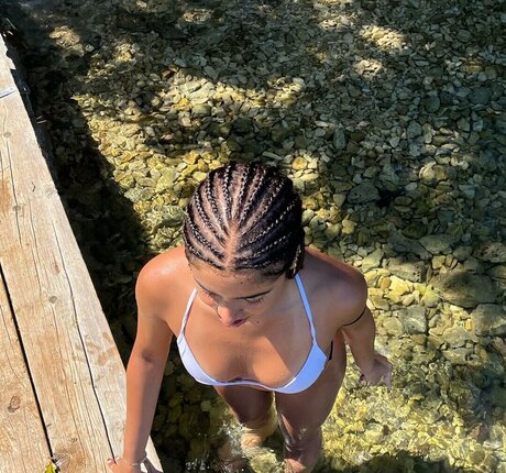 Yasmin Barbieri sexy porno bild