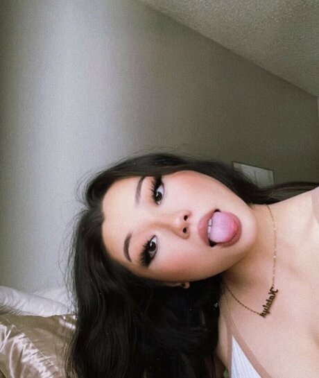 Katelyn Young kunst porno bild