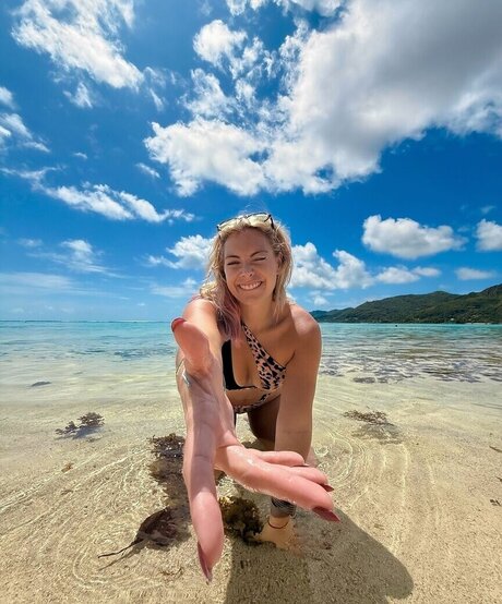 Chany Dakota nackt kostenlose galerien