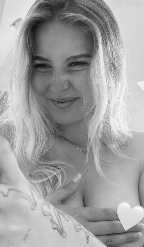 geile mädchen nur fans kunst nackt fotos