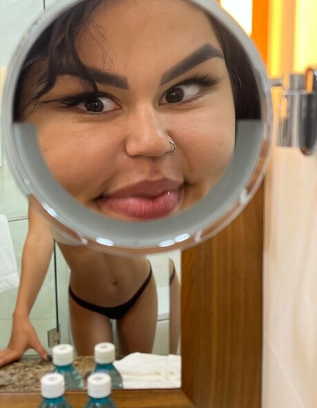 Yashankulova nacktheit schöne bilder