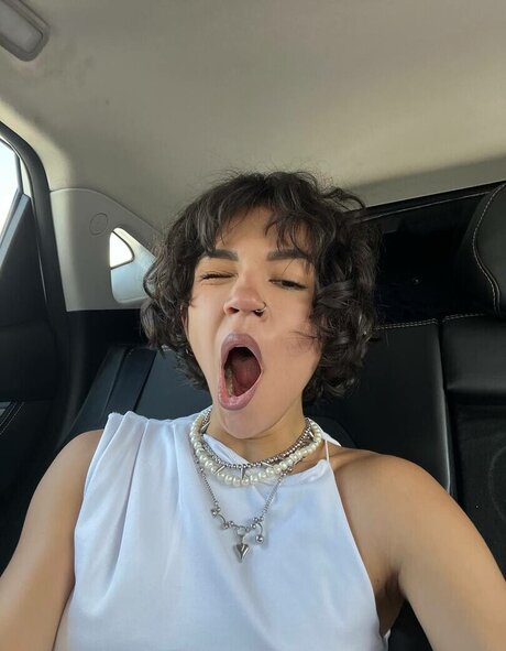 Yashankulova schöne erwachsene galerien