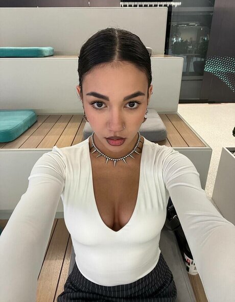 Yashankulova schöne beste bilder