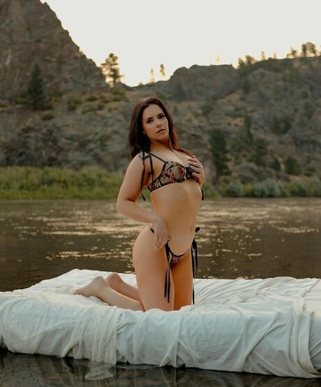 Annie Kundis erwachsene schöne galerie