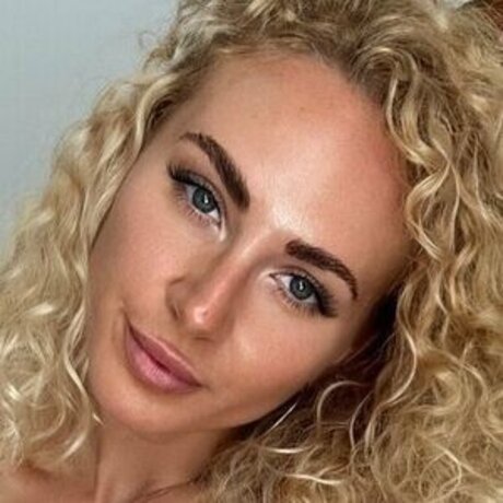 BlondeCurlyGirl porno kostenlose bilder