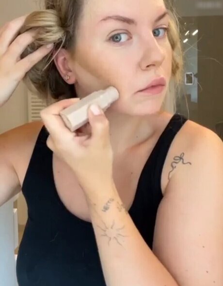 KellyMissesvlog schauspielerin sexy archiv