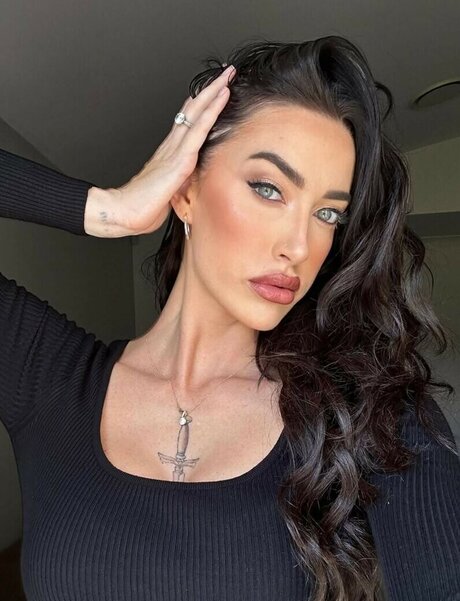 Harrison cheyne freie nackte bilder