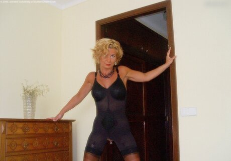 wunderschöne milf onlyfans nacktheit archiv