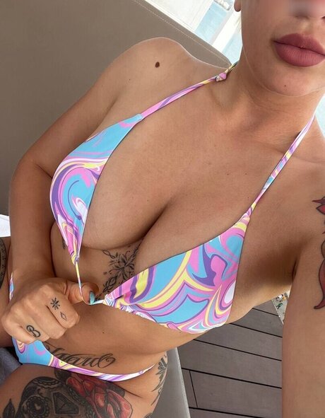 vollbusige asiatische onlyfans perfekte sex bild