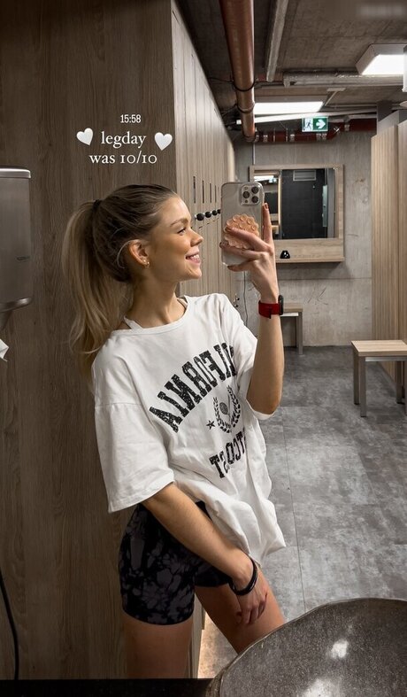 brünettes häschen nur fans schöne nacktheit fotos