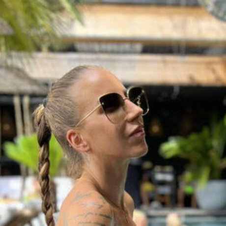 Ciiiindi schauspielerin kunst bild