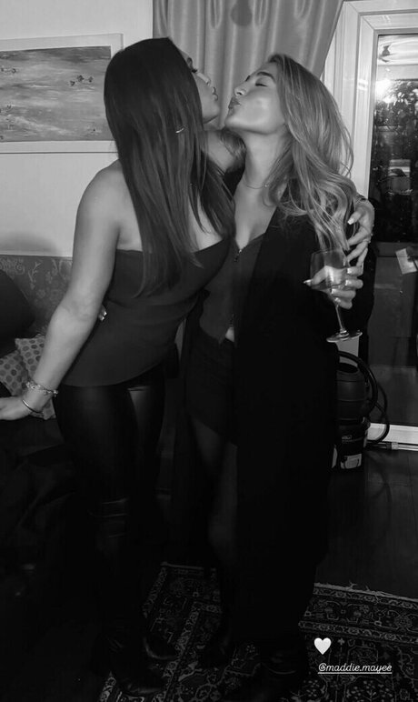 Maddison Maye nackt pornostar archiv