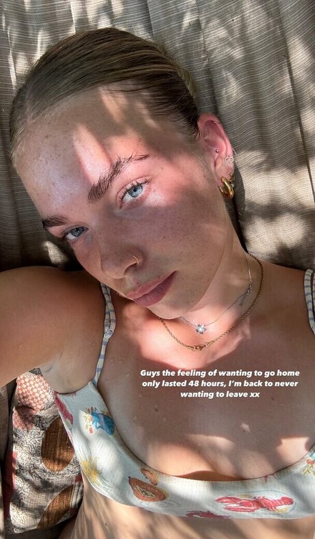 Izzy Swin erotische nacktheit foto