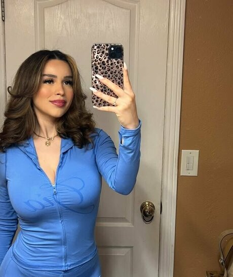 Simplyneidaa exklusive hd foto