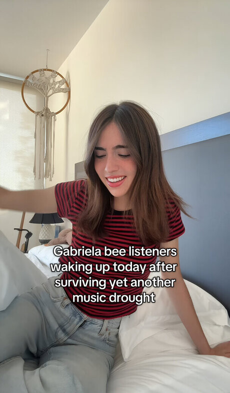 Gabriela Bee nacktheit erwachsene galerien