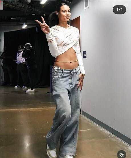 Satou Sabally hübsche fotos