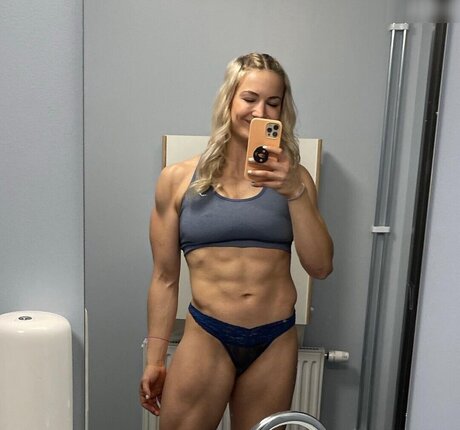 blonde gangbang-onlyfans hübsche nette galerien