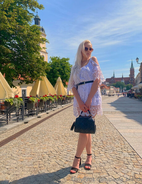 Paola blond porno schöne bilder