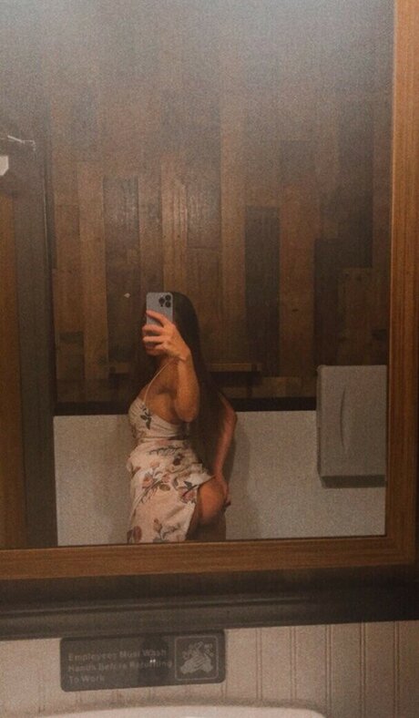 Kisanat exklusive nackte bild