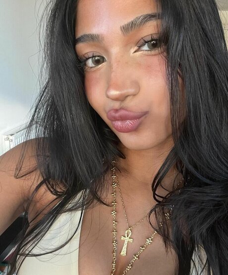 imanimalikaa hübsche beste bilder