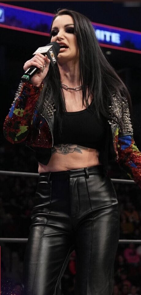 Saraya Jade Bevis kostenlose heiße galerien