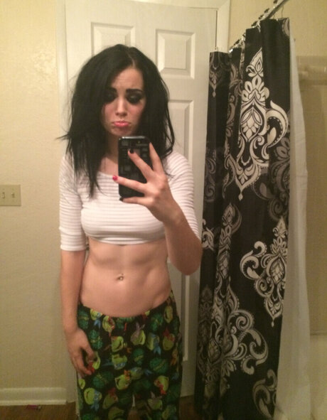 Saraya Jade Bevis exklusive nacktheit bilder